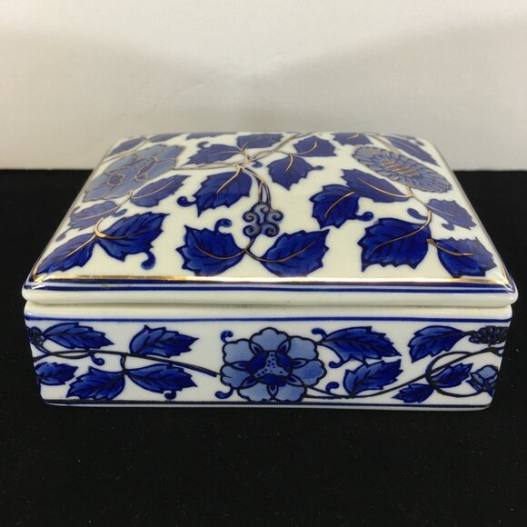 Vintage Blue & White Jewelry Trinket Box Porcelain Square Floral with Lid - Picture 1 of 16